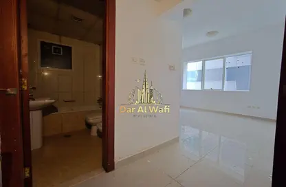 Apartment - 2 Bedrooms - 2 Bathrooms for rent in Street 20 - Al Nahda - Sharjah