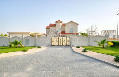 Villa - 5 Bedrooms - 6 Bathrooms for sale in Nad Al Sheba 2 - Nad Al Sheba - Dubai