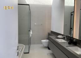 صورةحمام لـ: فيلا - 2 غرف نوم - 4 حمامات للبيع في سينديان - مسار - تلال سيتي - الشارقة, صورة 1