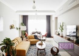 Living Room image for: Apartment - 2 bedrooms - 3 bathrooms for rent in Golden Mile 3 - Golden Mile - Palm Jumeirah - Dubai, Image 1