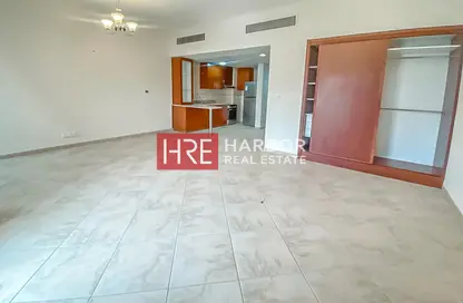 Apartment - Studio - 1 Bathroom for rent in Weston Court 1 - Weston Court - Motor City - Dubai