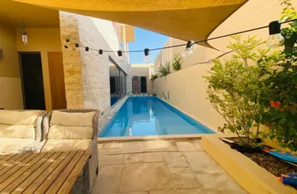 صورة لـ حوض سباحة فيلا - 5 غرف نوم - 7 حمامات للبيع في الورد - حدائق الراحة - أبوظبي ، صورة رقم 1