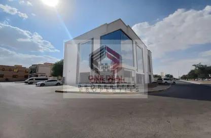Villa - Studio - 4 Bathrooms for rent in Al Jimi - Al Ain