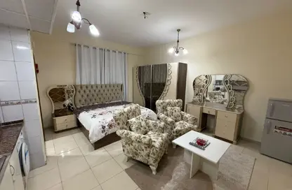 شقة - 1 حمام للايجار في برج الكورنيش - طريق كورنيش عجمان - عجمان شقة - 1 حمام للايجار في برج الكورنيش - طريق كورنيش عجمان - عجمان