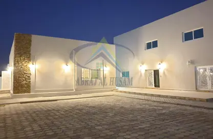 طابق كامل - 7 غرف نوم للبيع في مدينة الفلاح - أبوظبي