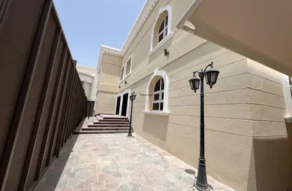 Villa - 6 Bedrooms - 7 Bathrooms for rent in Shakhbout City - Abu Dhabi