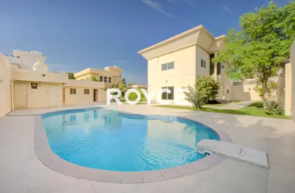 Villa - 5 Bedrooms - 6 Bathrooms for rent in Jumeirah 1 Villas - Jumeirah 1 - Jumeirah - Dubai