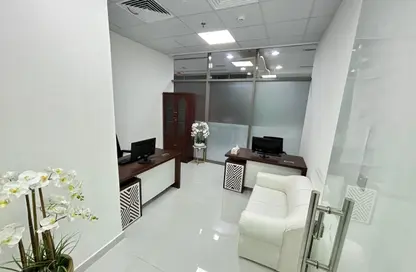 Office Space - Studio - 1 Bathroom for rent in Red Avenue - Al Garhoud - Dubai