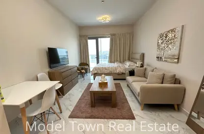 Apartment - Studio - 1 Bathroom for rent in Oasis 1 - Oasis Residences - Masdar City - Abu Dhabi