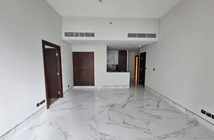 شقة - غرفة نوم - 1 حمام للايجار في A برج جاي ون - جاي ون - الخليج التجاري - دبي