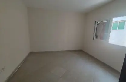 شقة - غرفة نوم - 1 حمام للايجار في مجمع مويلح - تجارية مويلح - الشارقة