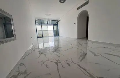 Apartment - 2 Bedrooms - 2 Bathrooms for rent in Gate Tower 1 - Musheiref - Ajman