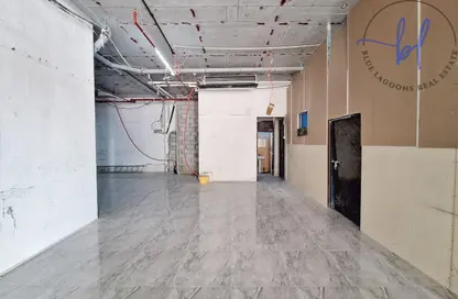 متجر - استوديو - 1 حمام للايجار في أورا الحاجز - أبراج بحيرة الجميرا - دبي