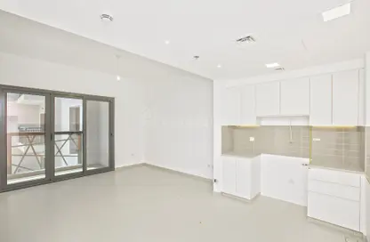 Apartment - 2 Bedrooms - 2 Bathrooms for rent in Zahra Apartments 1B - Zahra Apartments - Town Square - Dubai