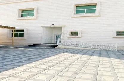 فيلا - 4 غرف نوم - 6 حمامات للايجار في مدينة الرياض - أبوظبي
