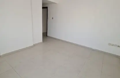 شقة - 3 غرف نوم - 3 حمامات للايجار في برج الملكة - القصباء - الشارقة