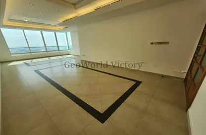 Empty Room image for: Apartment - 4 Bedrooms - 5 Bathrooms for rent in Cornich Al Khalidiya - Al Khalidiya - Abu Dhabi, Image 1