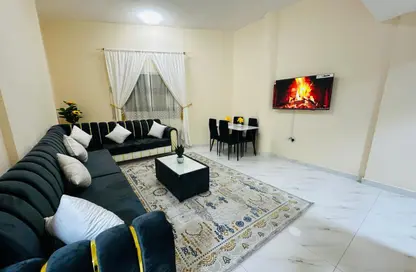 شقة - 2 غرف نوم - 3 حمامات للايجار في مساكن كورنيش عجمان - طريق كورنيش عجمان - عجمان