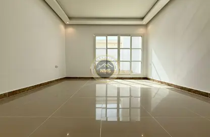 شقة - غرفة نوم - 1 حمام للايجار في شارع المطار - أبوظبي