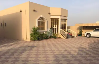Villa - 2 Bedrooms - 4 Bathrooms for sale in Al Mowaihat 3 - Al Mowaihat - Ajman