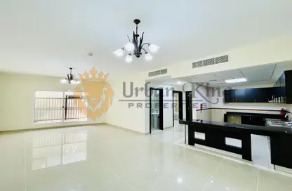 شقة - 2 غرف نوم - 3 حمامات للايجار في مبني إنفينيتي - شارع الشيخ زايد - دبي