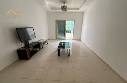 شقة - 2 غرف نوم - 2 حمامات للايجار في شارع التعاون - التعاون - الشارقة