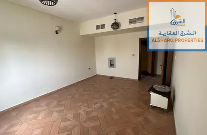شقة - غرفة نوم - 2 حمامات للايجار في مساكن كورنيش عجمان - طريق كورنيش عجمان - عجمان