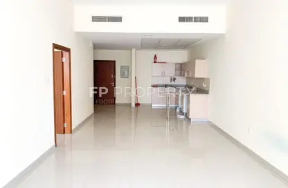 شقة - غرفة نوم - 2 حمامات للايجار في ماديسون كولومبوس - مجان - دبي لاند - دبي