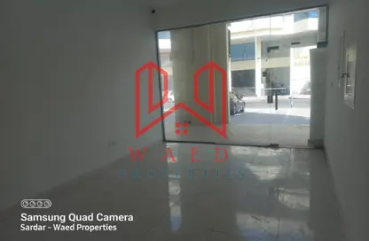 Shop - Studio - 1 Bathroom for rent in Oud Metha - Bur Dubai - Dubai