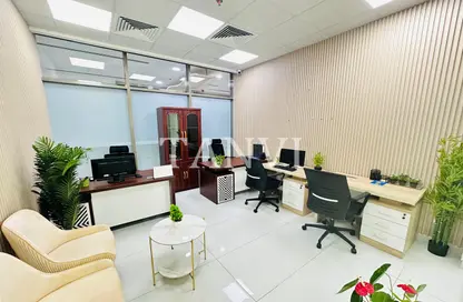 Office Space - Studio - 1 Bathroom for rent in Red Avenue - Al Garhoud - Dubai