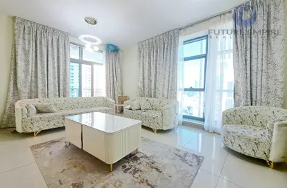 Living Room image for: Apartment - 2 Bedrooms - 3 Bathrooms for rent in Claren Towers - Downtown Dubai - Dubai, Image 1