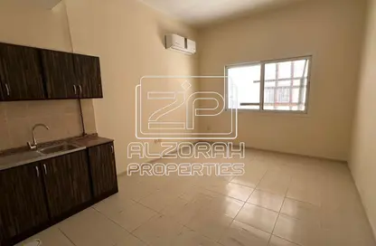 Apartment - Studio - 1 Bathroom for rent in Muwaileh - Sharjah
