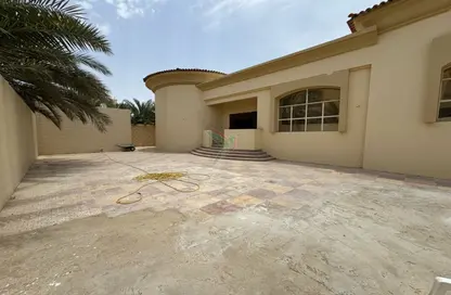 Villa - 5 Bedrooms - 5 Bathrooms for rent in Dhaher 5 - Al Dhahir - Al Ain