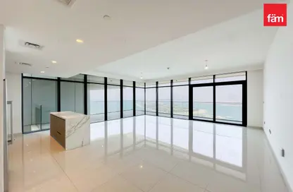 Apartment - 3 Bedrooms - 4 Bathrooms for sale in Beach Vista - EMAAR Beachfront - Dubai Harbour - Dubai