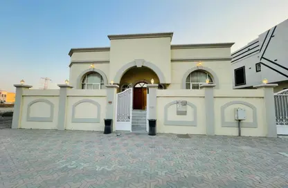 Villa - 2 Bedrooms - 4 Bathrooms for rent in Al Yasmeen 1 - Al Yasmeen - Ajman
