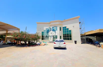فيلا - 5 غرف نوم - 8 حمامات للايجار في النوف - الشارقة
