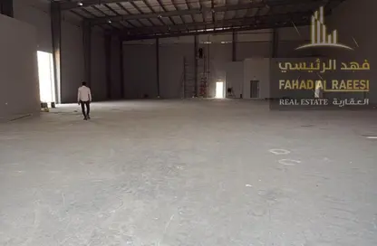 مستودع - استوديو - 4 حمامات للايجار في أم الثعوب - أم القيوين