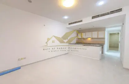 شقة - 1 حمام للايجار في المطينة - ديرة - دبي شقة - 1 حمام للايجار في المطينة - ديرة - دبي