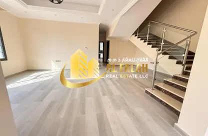 فيلا - استوديو - 6 حمامات للايجار في العزرة - ضاحية الرقة - الشارقة