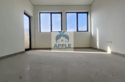 شقة - غرفة نوم - 2 حمامات للايجار في الزاهية - تجارية مويلح - الشارقة شقة - غرفة نوم - 2 حمامات للايجار في الزاهية - تجارية مويلح - الشارقة