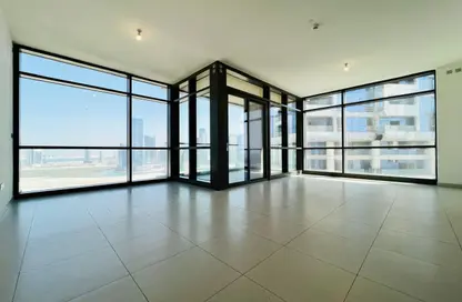 Apartment - 3 Bedrooms - 4 Bathrooms for sale in Canal Residence - Al Reem Island - Abu Dhabi