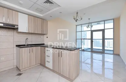 Apartment - Studio - 1 Bathroom for rent in Chaimaa Premiere - Jumeirah Village Circle - Dubai