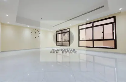 Apartment - 3 Bedrooms - 4 Bathrooms for rent in Al Mushrif - Abu Dhabi