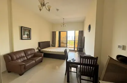 شقة - 1 حمام للايجار في مساكن النخبة الرياضية 10 - مساكن النخبة الرياضية - مدينة دبي الرياضية - دبي