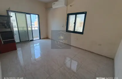 شقة - 2 غرف نوم - 2 حمامات للايجار في مساكن كورنيش عجمان - طريق كورنيش عجمان - عجمان