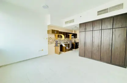 Apartment - Studio - 1 Bathroom for rent in Al Karama - Dubai