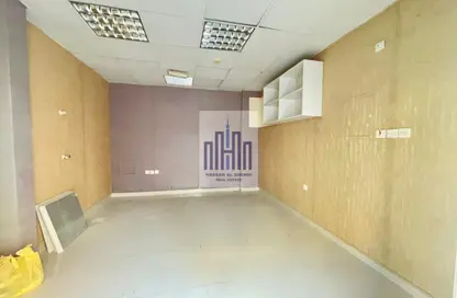 Shop - Studio - 1 Bathroom for rent in Fire Station Road - Muwaileh - Sharjah