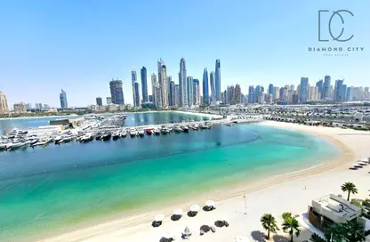 Apartment - 1 Bedroom - 1 Bathroom for sale in Marina Vista - EMAAR Beachfront - Dubai Harbour - Dubai