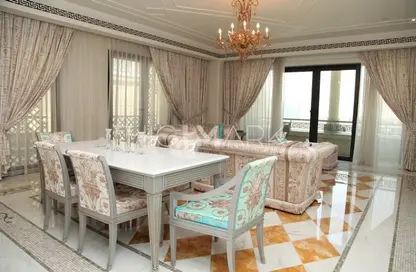 Living / Dining Room image for: Apartment - 1 Bedroom - 2 Bathrooms for rent in Palazzo Versace - Culture Village - Dubai, Image 1