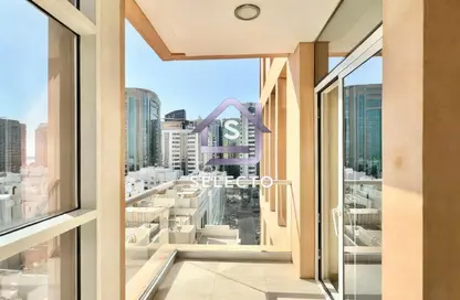 شقة - 2 غرف نوم - 3 حمامات للايجار في يونايتد سكوير - الخالدية - أبوظبي